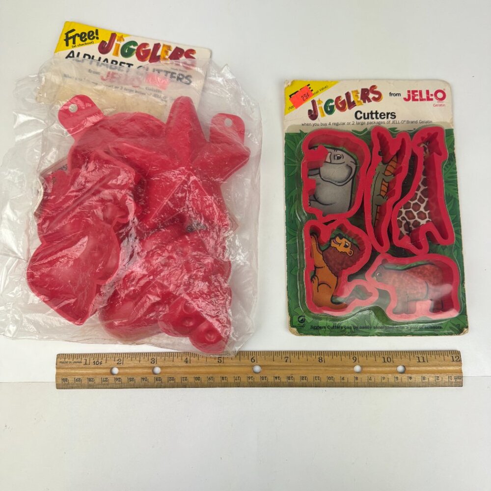 Vtg‎ Sealed  Jello Jigglers Cutters Molds Holiday Safari Jungle Prop Decor READ